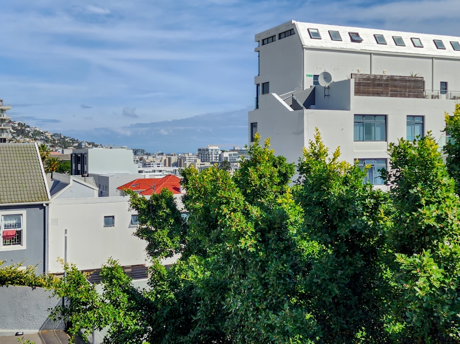 2 Bedroom Property for Sale in Sea Point Western Cape
